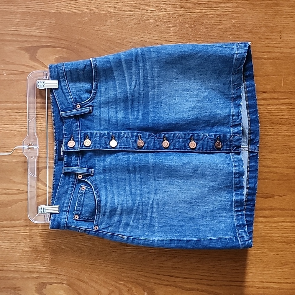 J. CREW PETITE BUTTON-FRONT DENIM SKIRT - Aster Wash - Size Petite 28